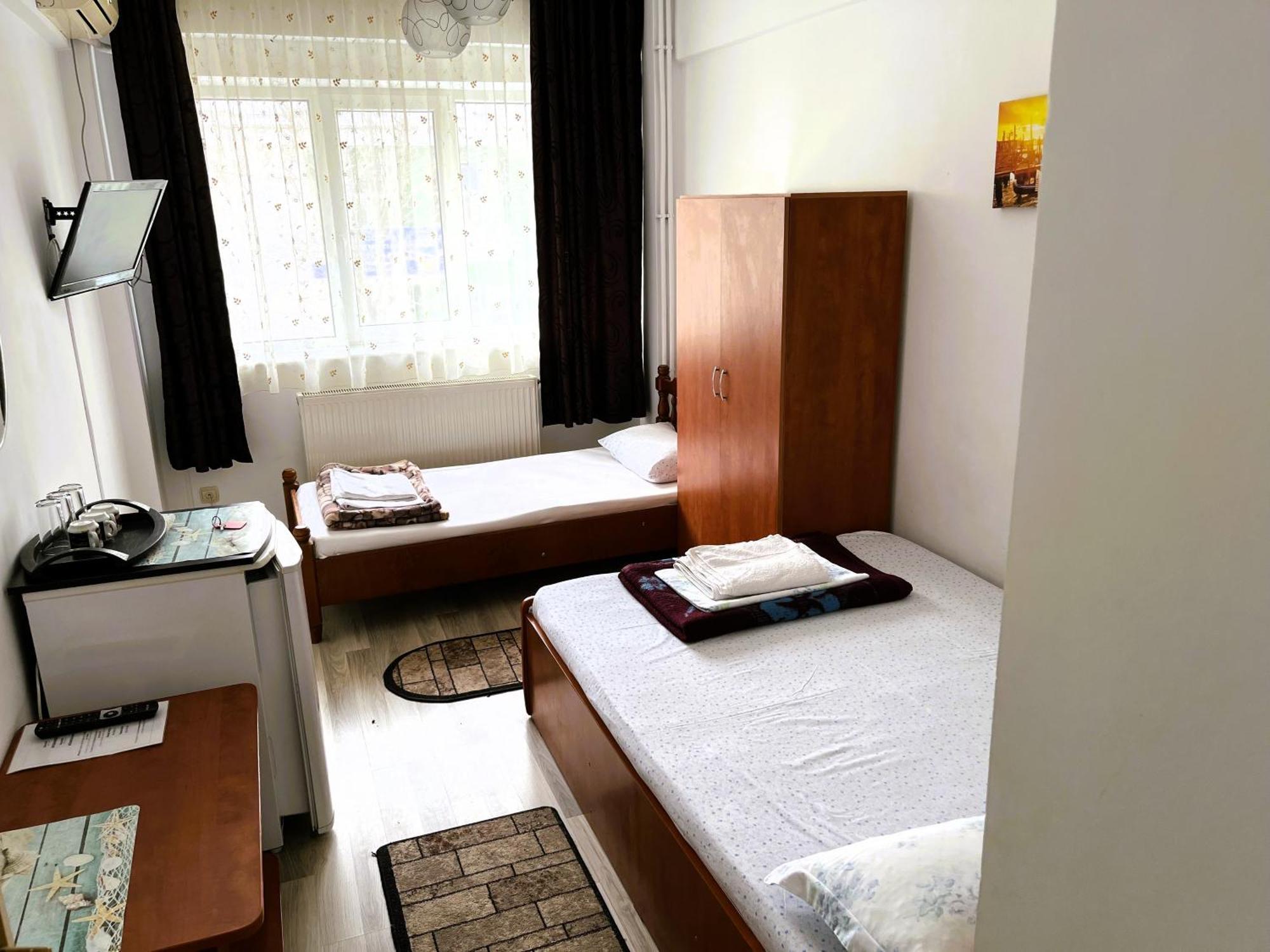Complex Meridian Eforie Nord Bilik gambar